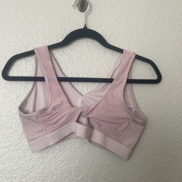 Nike Woman’s Pink Sport Bra Large - Picture 2 of 4